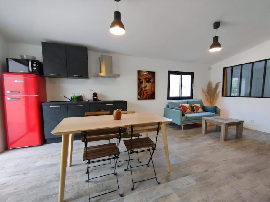 Appartement Avec Jardin Privatif Cuers Exteriér fotografie